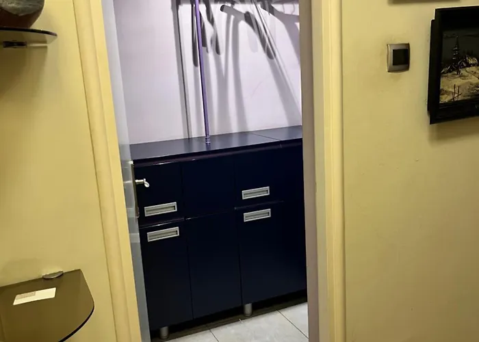 Waterfront With Free Parking Apartment *